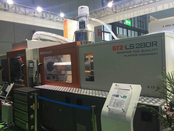 lanson medical injection molding machine in exhibition